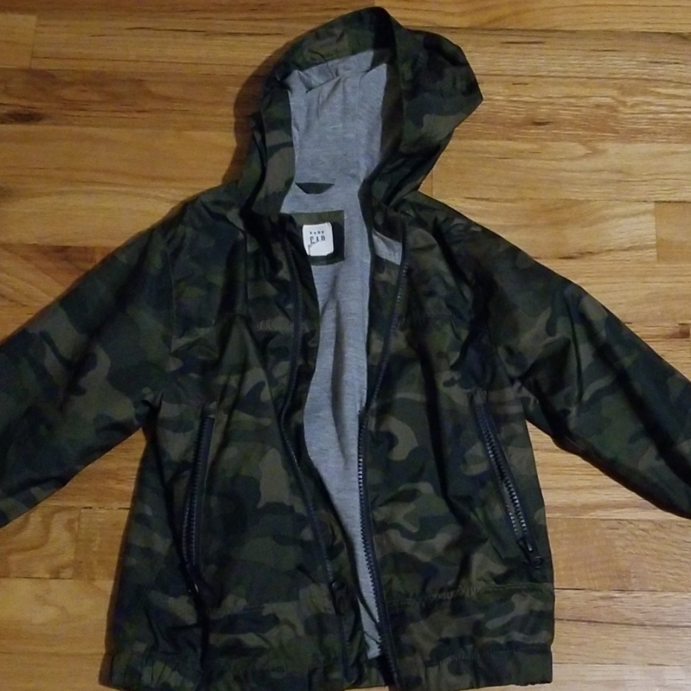 GAP 4t camo jacket